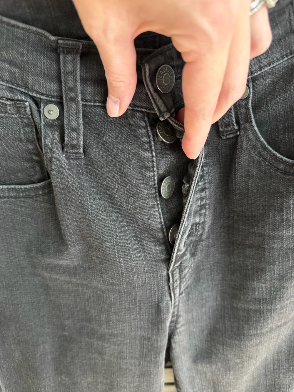 Madewell Raw Hem High-Rise Black Women’s Jeans - Picture 2 of 6